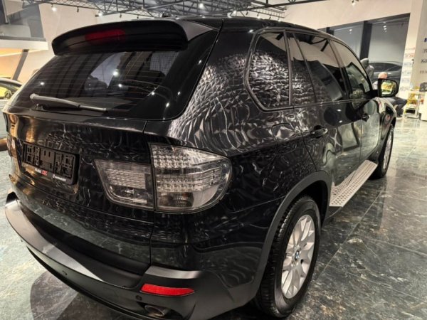 Tirane, shes SUV Bmw Nafte, e zeze automatik Klima 272.000 km 7.300 €