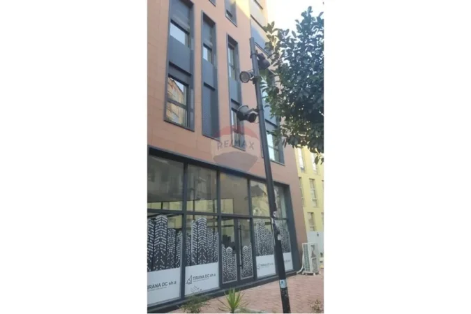 Tirane, jepet me qera ambjent biznesi , 200 m² 2.700 € (Bulevardi Zogu I, Tiranë) ID: 530561005-14