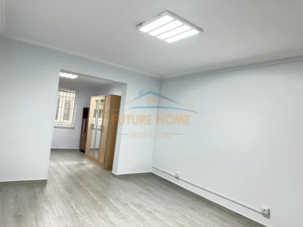 Tirane, jepet me qera zyre Kati 1, 78 m² 800 € (Bulevardi Gjergj Fishta)