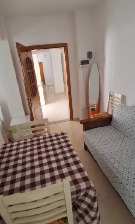 Tirane, jepet me qera garsonier Kati 1, 270 € 