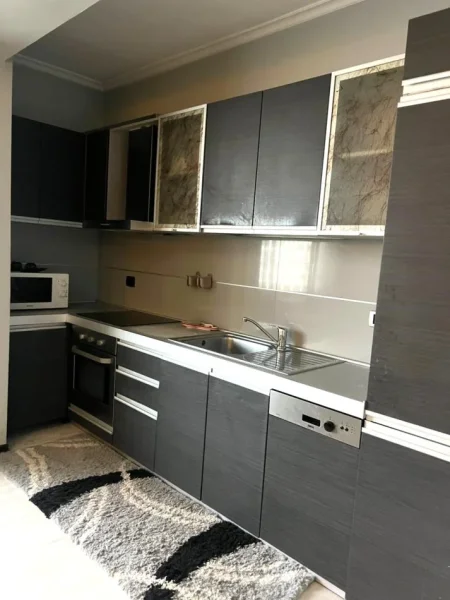 Jepet me Qera Apartament 2+1 tek Ish Ekspozita  afer Vasil Shantos ,   700 €uro