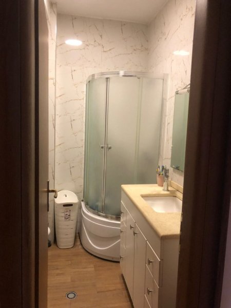 Tirane, jepet me qera apartament 1+1 Kati 4, 65 m² 370 € (Rruga Thoma Koxhaj)