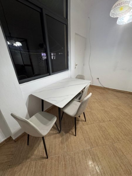Tirane, jepet me qera apartament 1+1 Kati 2, 45 m² 500 € (Gjimnazi Besnik Sykja)