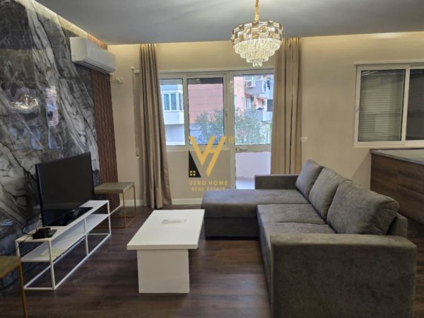 Tirane, jepet me qera apartament 2+1+Ballkon Kati 2, 85 m² 550 € (KOPSHTI BOTANIK)