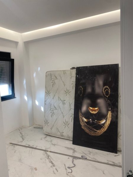 Tirane, jepet me qera Kati 5, 3 HYRJE 1+1 PER AIRBNB  170 m² 1.800 € (MYSLYM SHYRI)