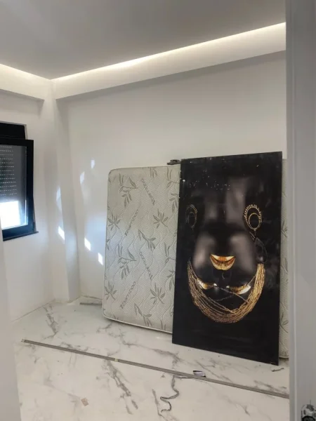 Tirane, jepet me qera Kati 5, 3 HYRJE 1+1 PER AIRBNB  170 m² 1.800 € (MYSLYM SHYRI)