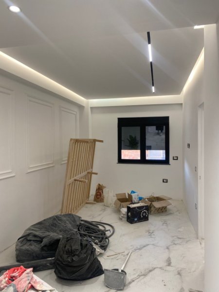 Tirane, jepet me qera Kati 5, 3 HYRJE 1+1 PER AIRBNB  170 m² 1.800 € (MYSLYM SHYRI)