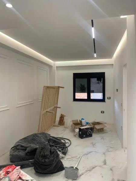 Tirane, jepet me qera Kati 5, 3 HYRJE 1+1 PER AIRBNB  170 m² 1.800 € (MYSLYM SHYRI)