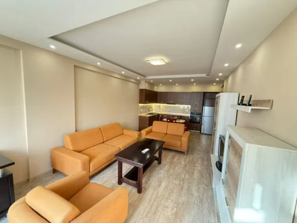 Tirane, jepet me qera apartament 2+1 Kati 2, 112 m² 600 € (Rruga Sabri Preveza)