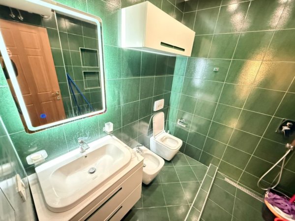 Tirane, jepet me qera apartament 2+1 Kati 2, 112 m² 600 € (Rruga Sabri Preveza)
