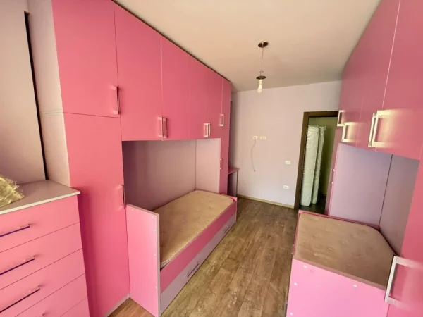 Tirane, jepet me qera apartament 2+1 Kati 2, 112 m² 600 € (Rruga Sabri Preveza)