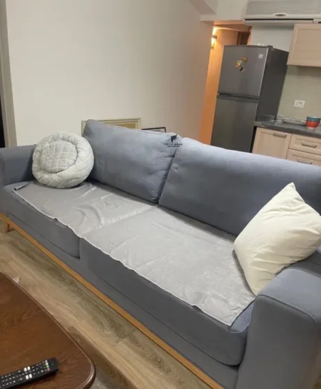 Tirane, jepet me qera 1+1 Kati 2, 55 m² 600 € (KOMUNA E PARISIT)