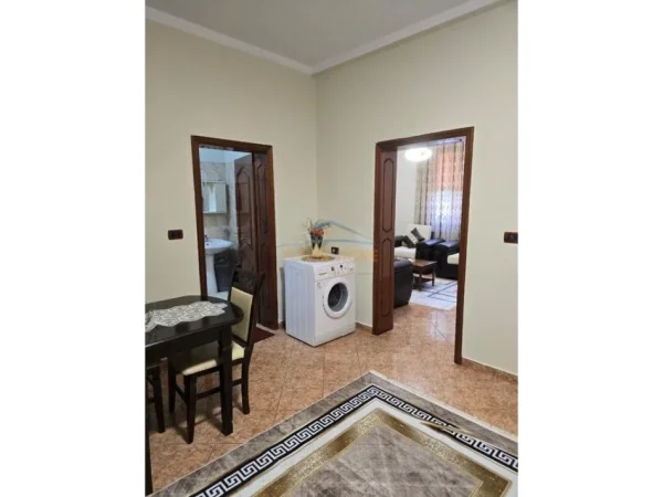 Tirane, jepet me qera apartament 2+1 Kati 1, 60 m² 450 € (JORDAN MISJA)