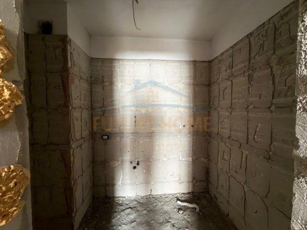 Tirane, shitet apartament 1+1+Ballkon Kati 5, 69 m² 96.698 € (Fresk)