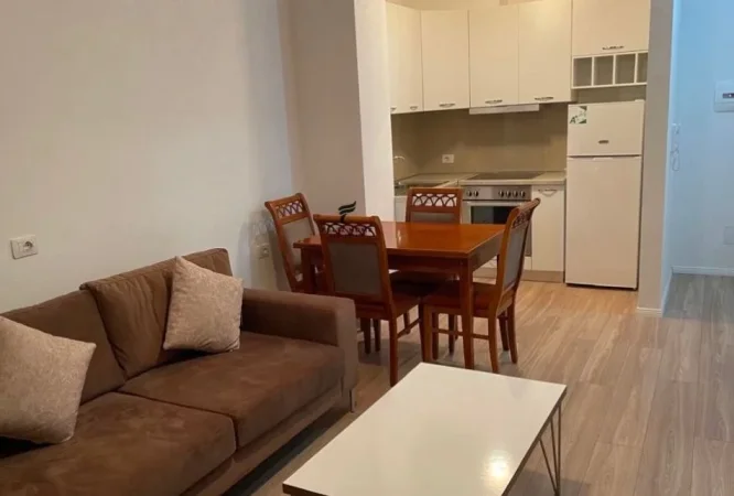 Tirane, jepet me qera apartament 1+1 Kati 2, 70 m² 600 € (SIRI KODRA)