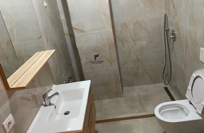 Tirane, jepet me qera apartament 1+1 Kati 2, 70 m² 600 € (SIRI KODRA)