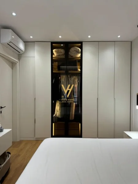 Tirane, jepet me qera apartament 1+1+Ballkon Kati 5, 65 m² 650 € (RRUGA NDRE MJEDA)