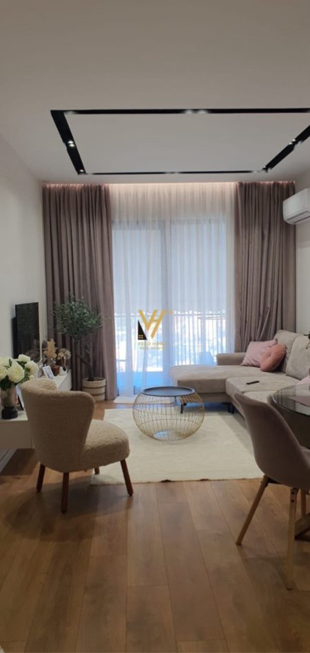 Tirane, jepet me qera apartament 1+1+Ballkon Kati 5, 65 m² 650 € (RRUGA NDRE MJEDA)
