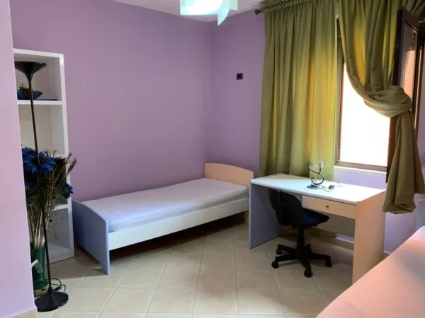 Tirane, jepet me qera apartament 2+1 Kati 10, 103 m² 900 € (QENDER)