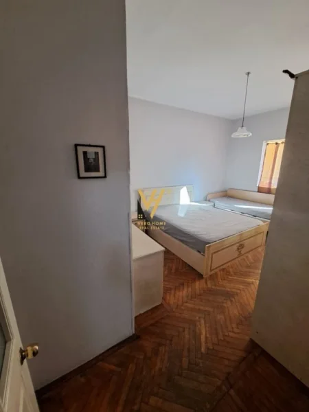 Tirane, jepet me qera apartament 2+1+Ballkon Kati 5, 72 m² 500 € (RRUGA E ELBASANIT)