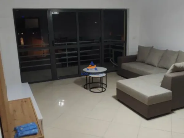 Tirane, jepet me qera apartament 2+1+Ballkon Kati 3, 94 m² 628 € 