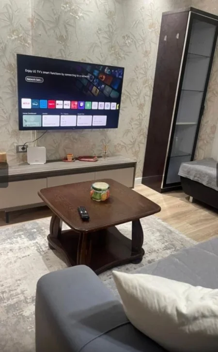 Tirane, jepet me qera apartament 1+1 Kati 2, 55 m² 600 € (komuna parisit)