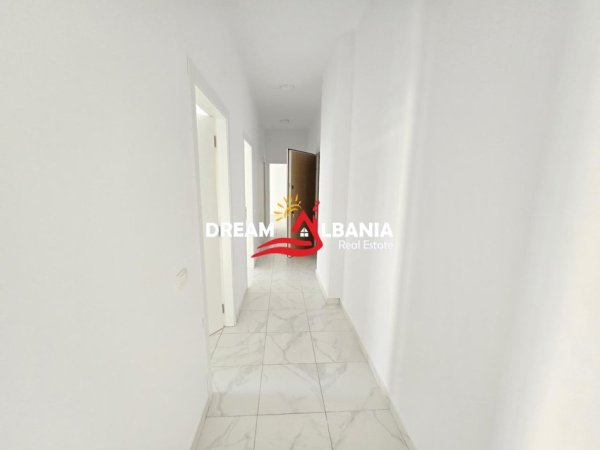 Tirane, jepet me qera zyre Kati 2, 111 m² 1.200 € (rruga e kavajes)