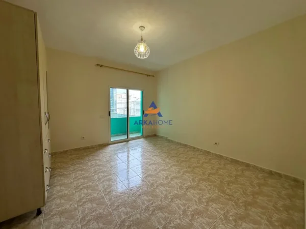 Tirane, jepet me qera apartament 3+1+Ballkon Kati 3, 120 m² 700 € 