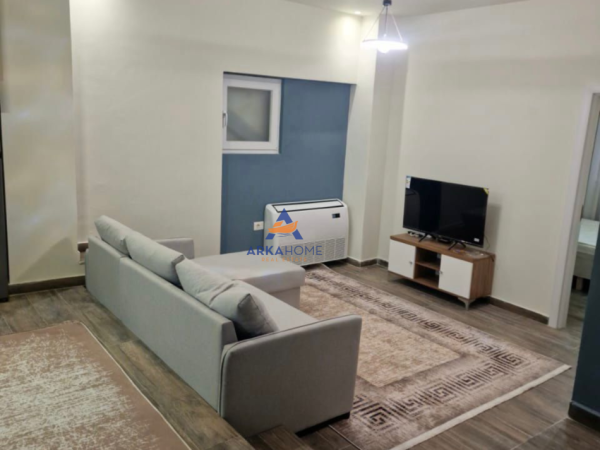 Tirane, jepet me qera apartament 2+1 Kati 0, 84 m² 700 € 