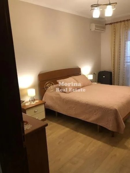 Tirane, jepet me qera apartament 1+1 Kati 4, 65 m² 370 € (Kombinat)