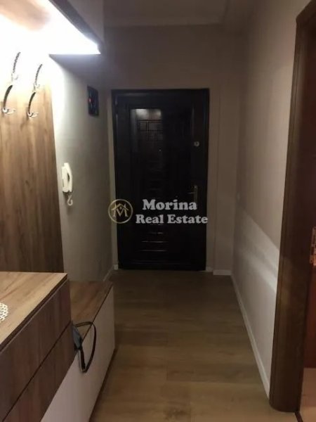 Tirane, jepet me qera apartament 1+1 Kati 4, 65 m² 370 € (Kombinat)