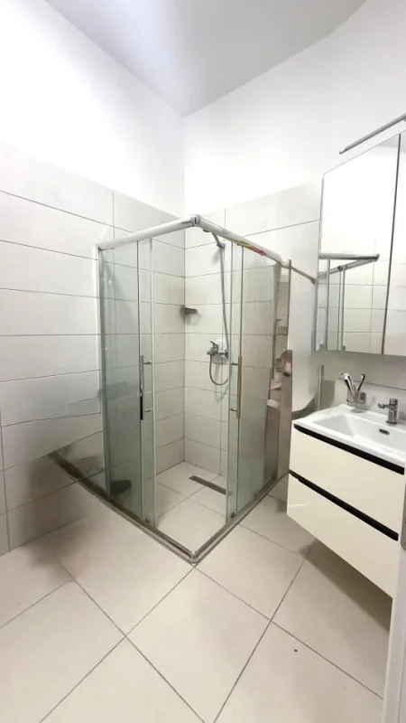 Tirane, shitet apartament 2+1 Kati 4, 135 m² 350.000 € (PAZARI I RI)