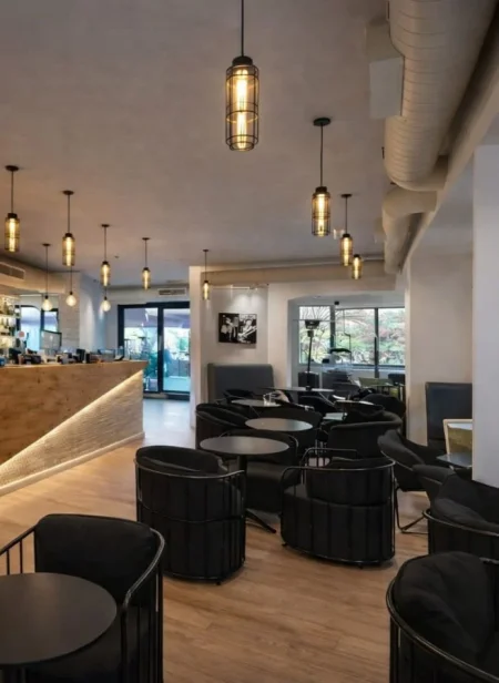 Tirane, shes ambjent biznesi Kati 1, 170 m² (Rruga e Kavajes)