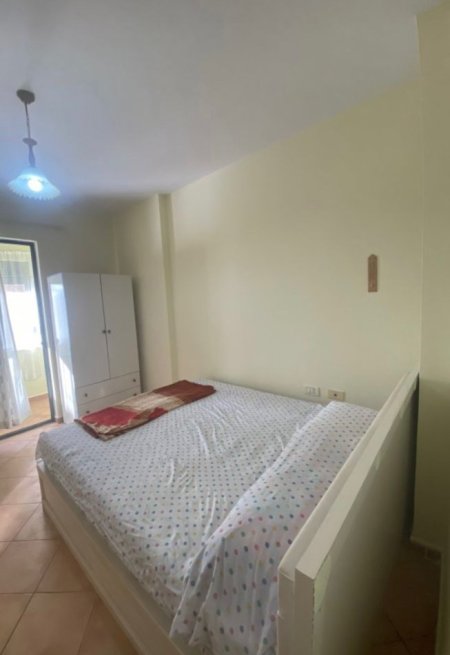 Tirane, jepet me qera apartament 1+1 Kati 2, 60 m² 500 € (xhamlliku)