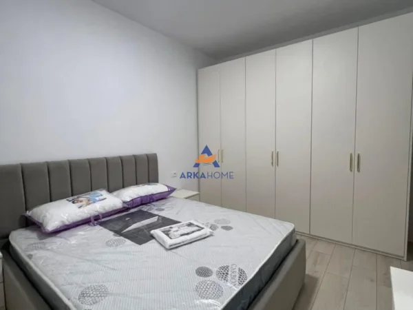 Tirane, jepet me qera apartament 2+1+Ballkon Kati 9, 100 m² 628 € 