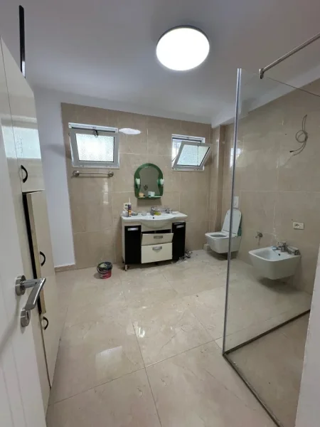 Tirane, shitet apartament 2+1+Ballkon Kati 2, 109 m² 252.000 € (Rruga Margarita Tutulani)