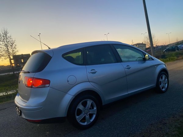 Kavaje, shes makine Seat altea xl Benzin+Gaz, gri metalizato manuale Kondicioner 212.000 km 3.100 €