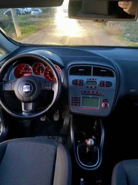 Kavaje, shes makine Seat altea xl Benzin+Gaz, gri metalizato manuale Kondicioner 212.000 km 3.100 €