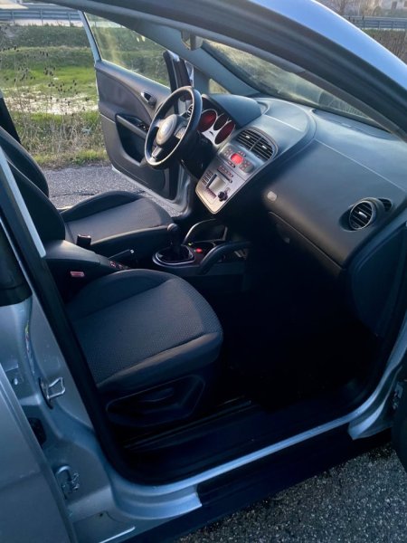 Kavaje, shes makine Seat altea xl Benzin+Gaz, gri metalizato manuale Kondicioner 212.000 km 3.100 €