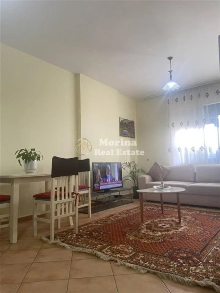 Tirane, jepet me qera apartament 1+1 Kati 2, 60 m² 500 € (Selvia)