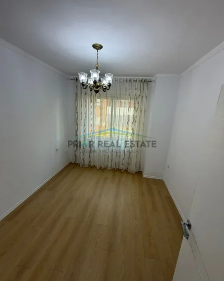 Tirane, shitet apartament 2+1 Kati 3, 75 m² 112.000 € Fresk(Rruga Muhamet Deliu)