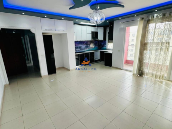 Tirane, shitet apartament 2+1+Ballkon Kati 8, 90 m² 135.000 € 