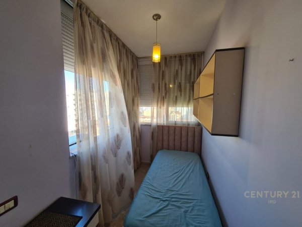 Tirane, jepet me qera apartament 1+1+Ballkon Kati 7, 58 m² 600 € (globe)