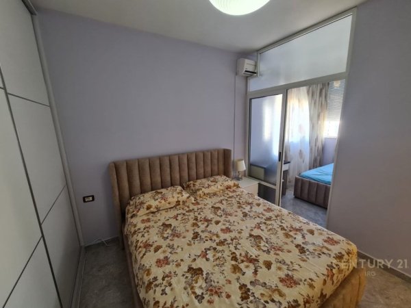 Tirane, jepet me qera apartament 1+1+Ballkon Kati 7, 58 m² 600 € (globe)