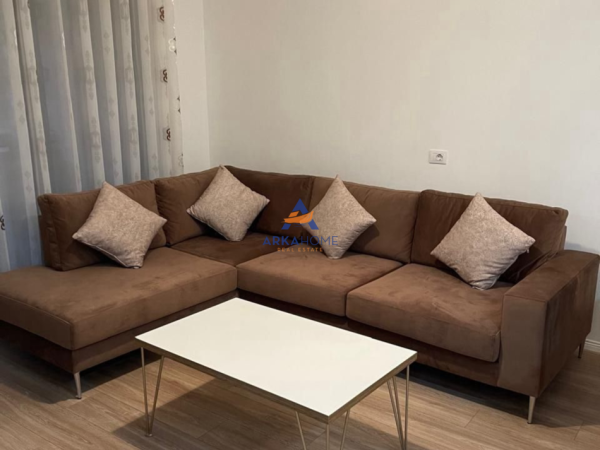 Tirane, jepet me qera apartament 1+1+Ballkon Kati 2, 70 m² 628 € 