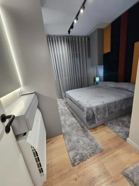 Tirane, jepet me qera apartament 2+1+Ballkon Kati 4, 105 m² 1.100 € (Kodra e Diellit)