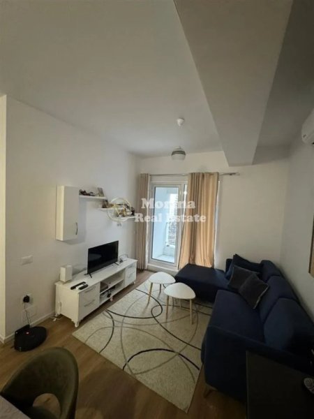 Tirane, jepet me qera apartament 1+1 Kati 3, 60 m² 400 € (Ali Demi)