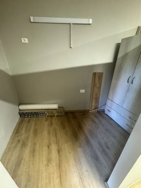 Tirane, jepet me qera ambjent biznesi Kati 0, 50 m² 500 € (Selvia, Rr. Isa Boletini)