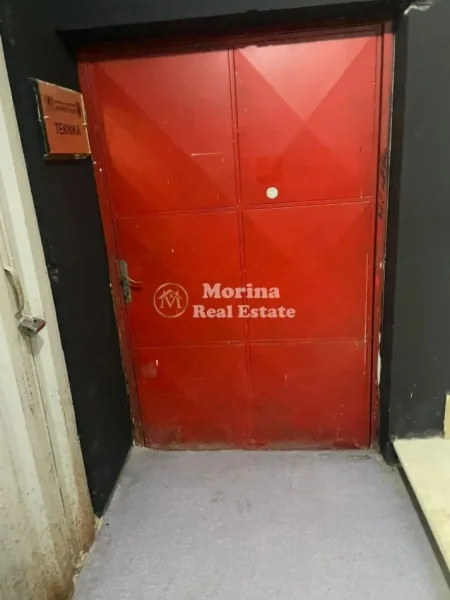 Tirane, shitet magazine Kati -1, 64 m² 36.480 € (Yzberisht)