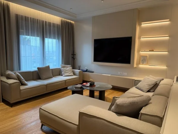 Tirane, shitet apartament 3+1+Ballkon Kati 5, 135 m² 565.000 € (355693414015)